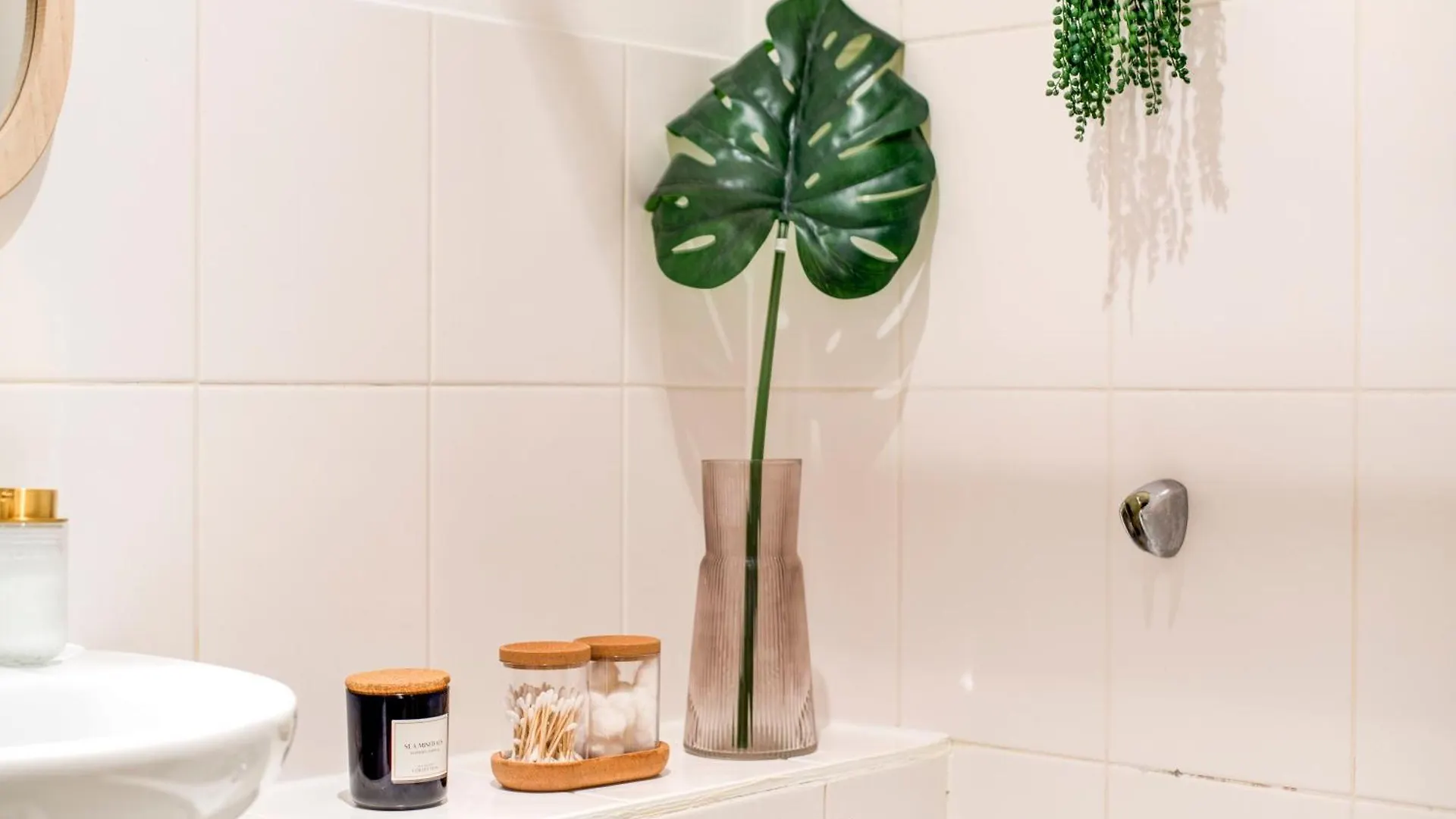 Boho Chic Tower Bridge Gem, Sleeps 8 Apartment London United Kingdom