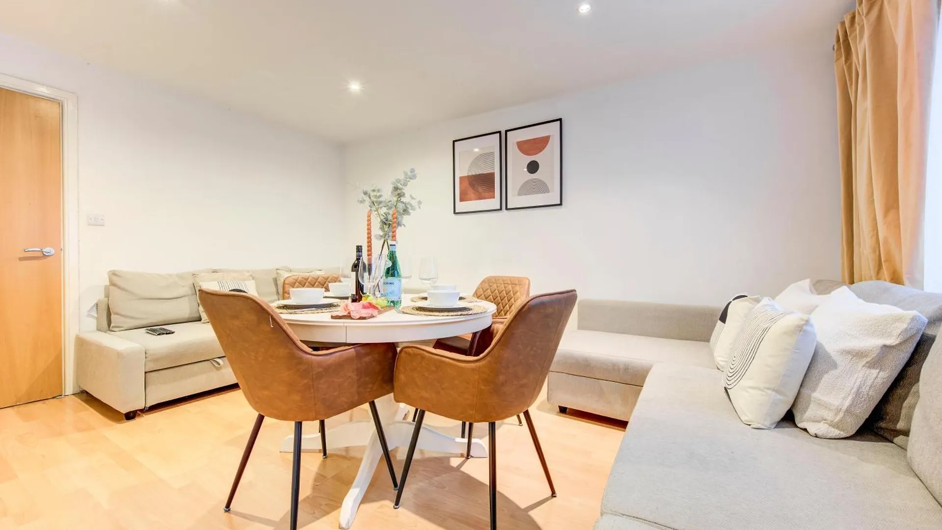 Boho Chic Tower Bridge Gem, Sleeps 8 Apartment London 0*,  United Kingdom
